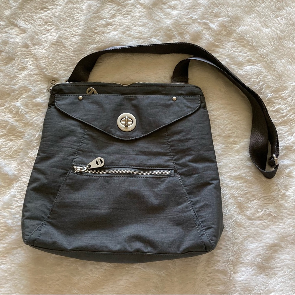 Baggallini crossbody backpack bag purse